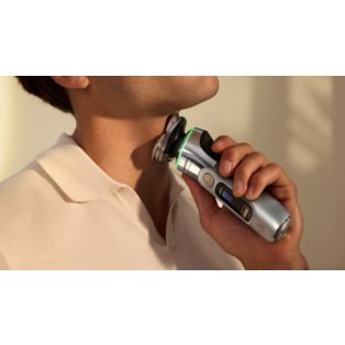 i9000 Prestige Ultra Wet and Dry Electric Shaver with SkinIQ Pro