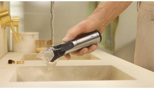 Rasatura confortevole e pratica, sia su pelle asciutta che bagnata