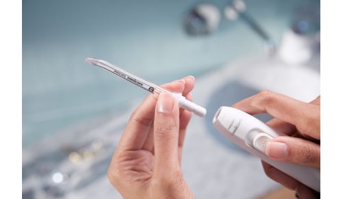 Nasadka z wąską końcówką ułatwia czyszczenie