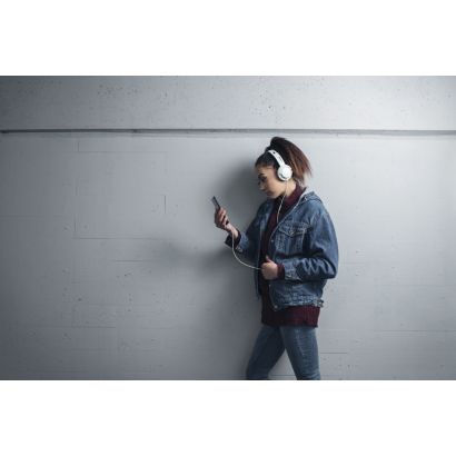 Siente los graves de BASS+