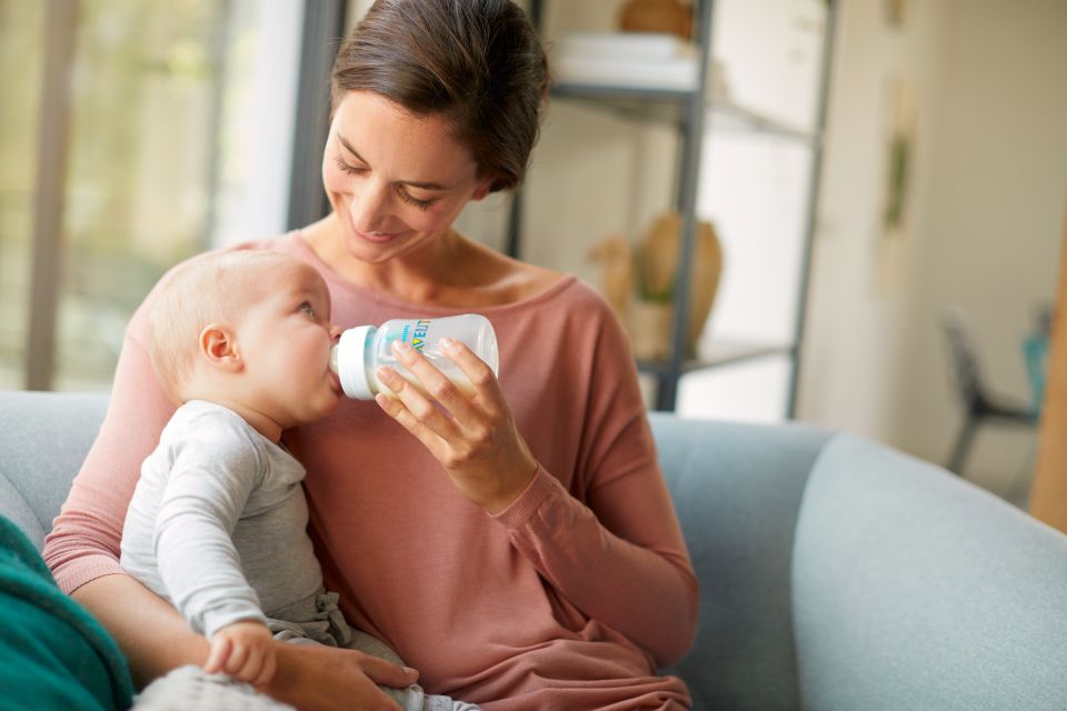 Cantidad de leche en biberón por edad - Happymami Lactancia Materna