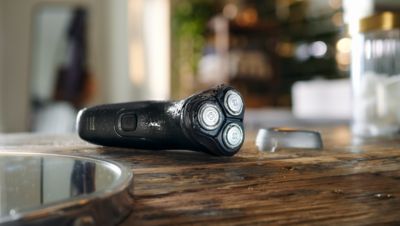 Norelco Shaver 1000 Series Dry electric shaver - thumbnail 4