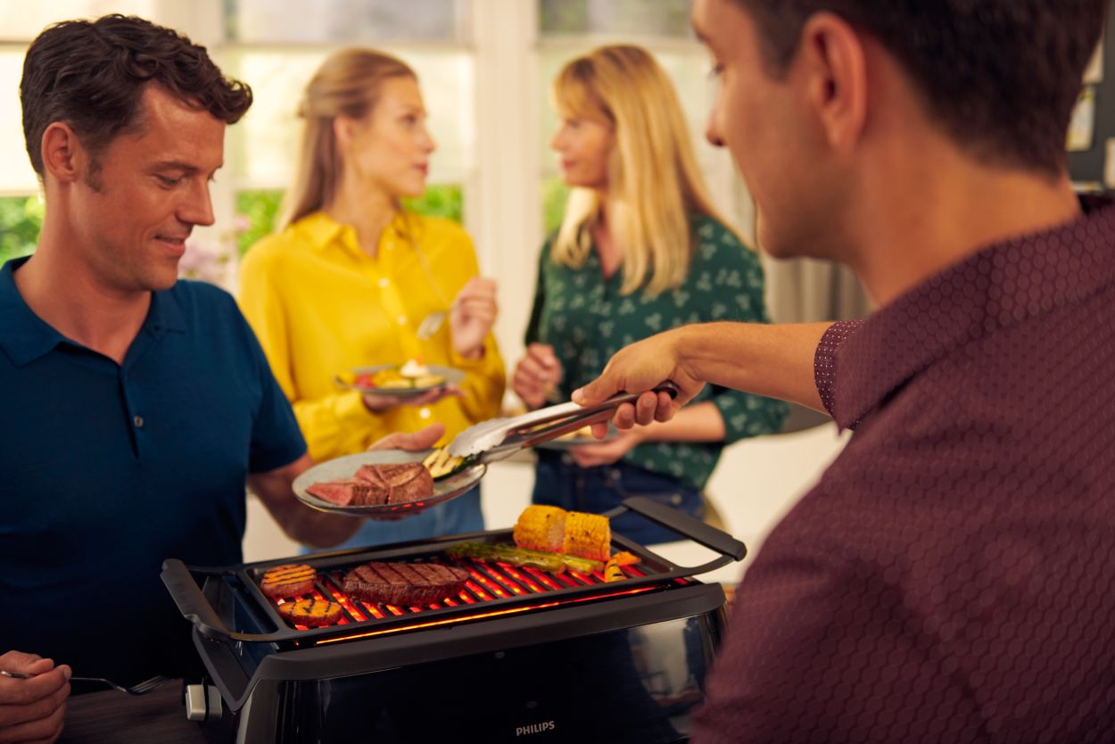 Philips Avance Collection Indoor Grill (HD6370/90) review: Philips' smokeless  grill is mostly haze-free - CNET