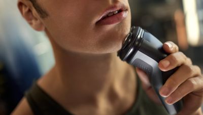 4D Flex Heads follow your face for a comfortable shave