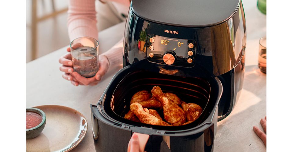 Premium Airfryer XXL HD9867/90 Philips and accessories preview. 