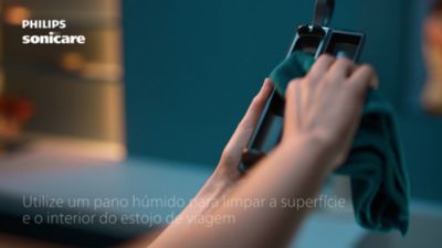 Como limpar o estojo de viagem