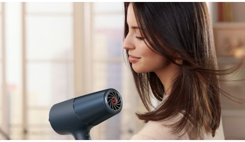 En kraftig motor skaber lufthastigheder på op til 110 km/t****