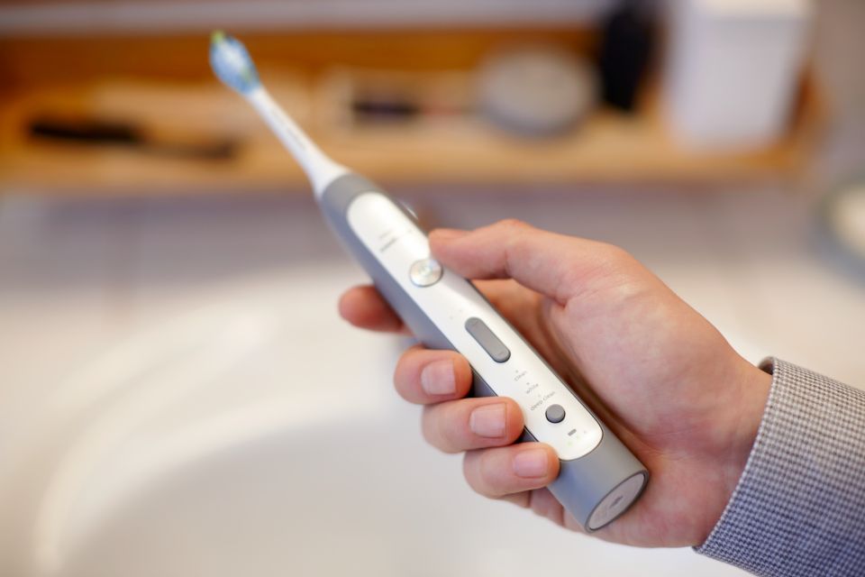 FlexCare Platinum Sonic electric toothbrush HX9111/12 | Sonicare