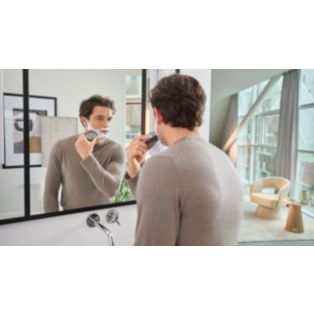 Philips Shaver 700 Series Kompakter, elektrischer Nass- und Trockenrasierer