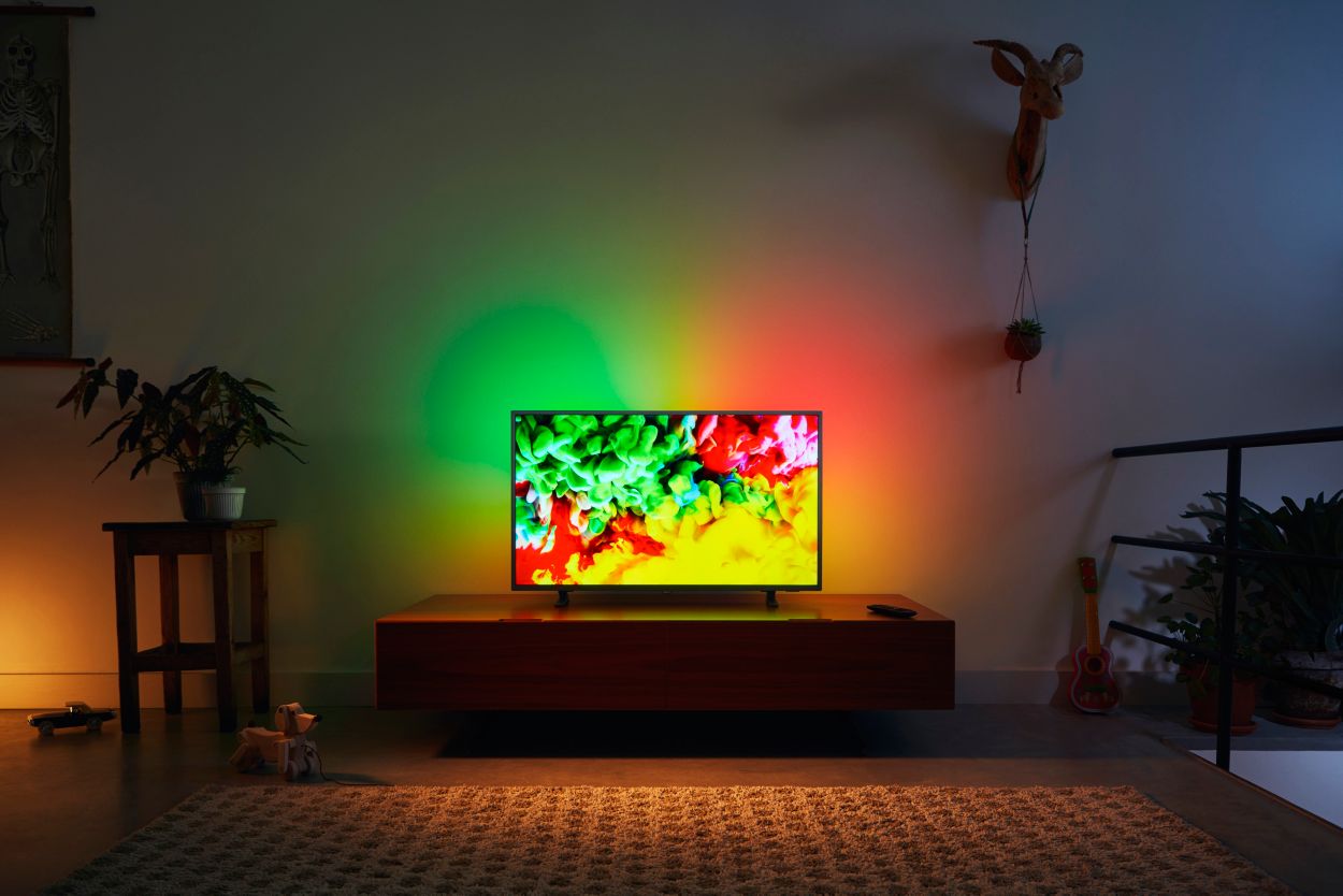 Освещением 4. Телевизор Philips Ambilight. Philips Ambilight 43. Телевизор Philips с эмбилайт 50 дюймов. Philips 55pus6703.