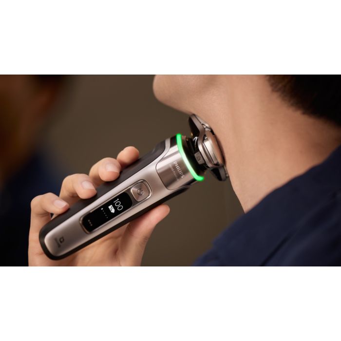 i9000 Prestige Wet&Dry Electric Shaver with SkinIQ XP9205/05 | Philips