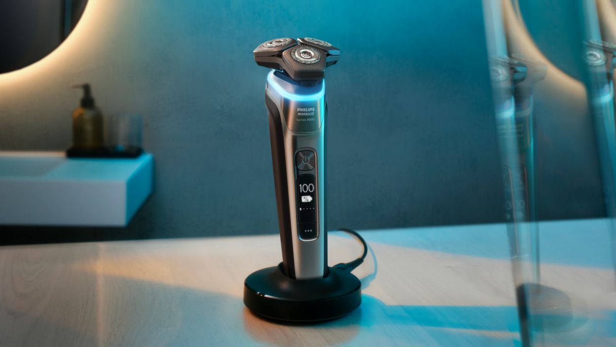 Shaver 9800 Wet & Dry electric shaver with SenseIQ S9987/85 | Philips