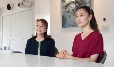オーラルケアの話し合いで笑顔の井田千佐子と真希