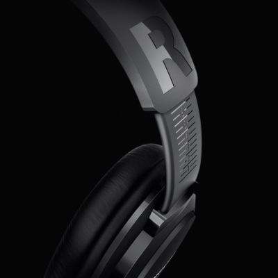 Fully adjustable headband ensures long-wearing comfort