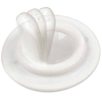 Soft, flexible spout for an easy first step