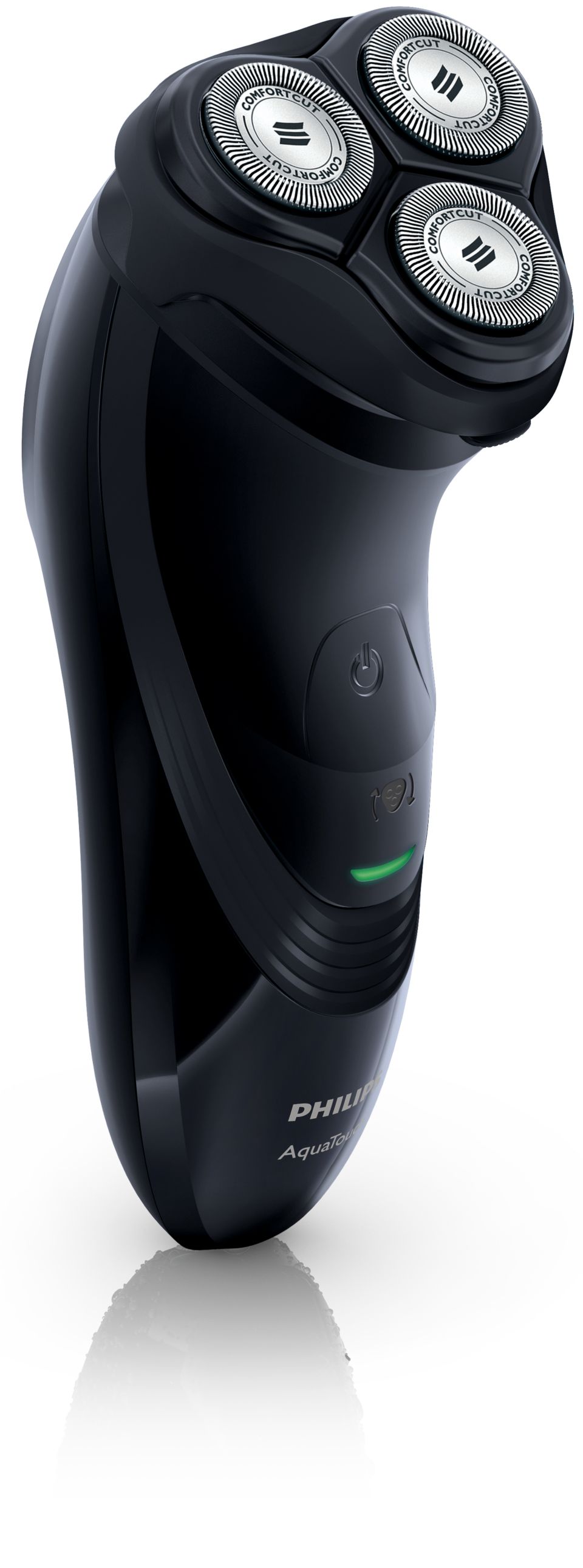 Wet and dry clearance electric shaver