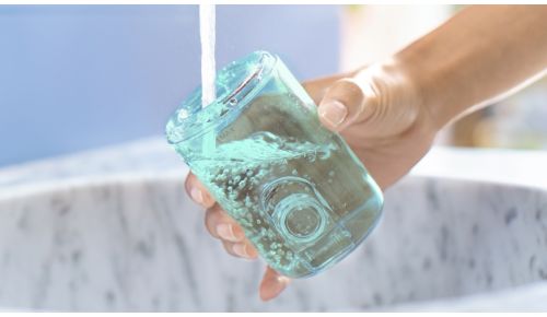 Łatwy do napełnienia zbiornik o pojemności 250 ml