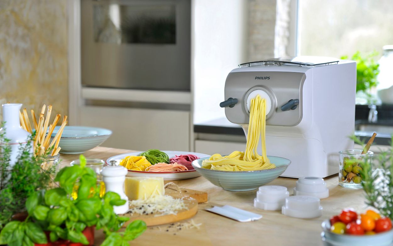 Avance Collection Pasta Maker HR2358/05 Philips