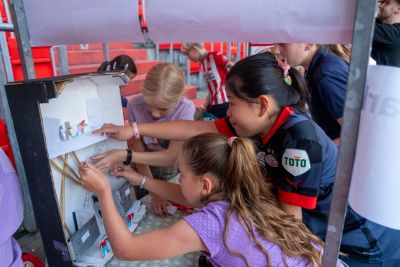 Kinderen die project in elkaar zetten
