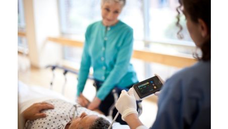Gestión de alarmas basada en protocolos clínicos específicos