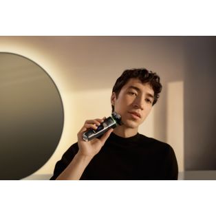 i9000 Prestige Ultra Wet & Dry Electric Shaver with SkinIQ Pro
