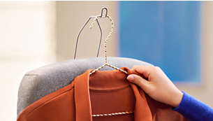 Retractable top hook for convenient hanging of clothes