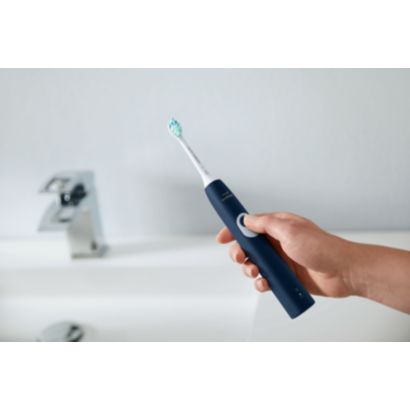 歯ぐきにやさしく、歯垢に強く。電動歯ブラシはさらに進化した。