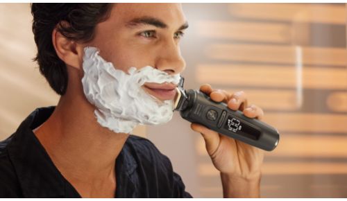 Scegli una comoda rasatura su pelle asciutta o rinfrescante su pelle bagnata
