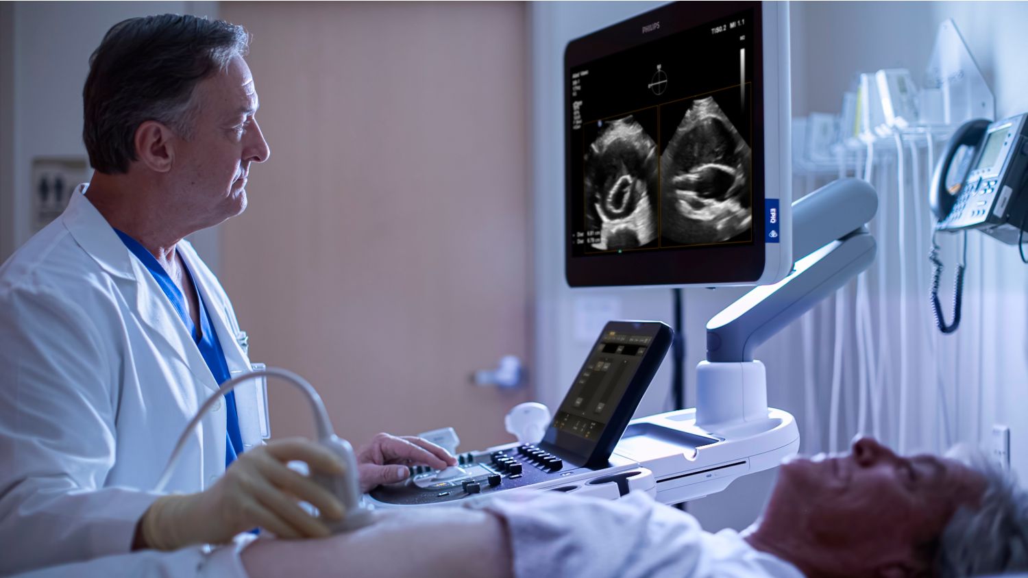 Clinician uses Philips EPIQ Elite AAA to perform an ultrasound on an abdominal aortic aneurysm patient