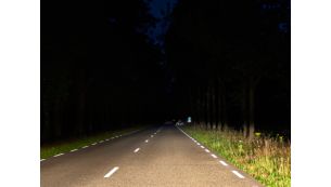 Striking beam throws light up to 80 meters further&sup2;