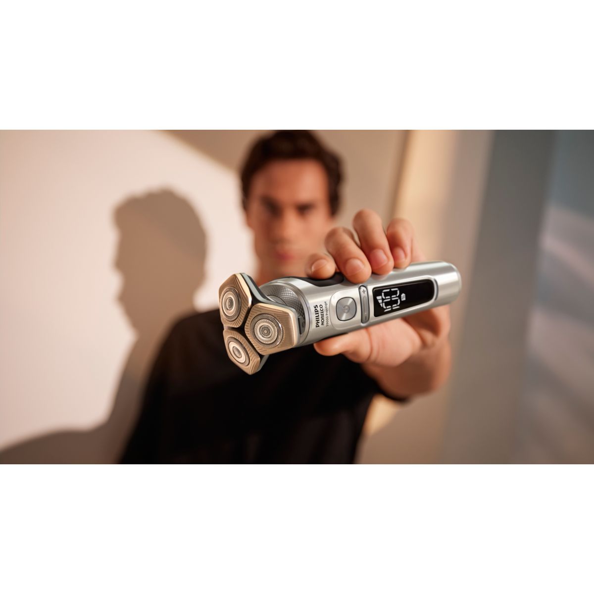 Norelco Shaver S9000 Prestige Wet & Dry Electric shaver with SenseIQ - thumbnail 9