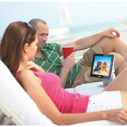 Mėgaukitės nešiojamuoju hibridiniu televizoriumi