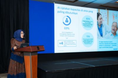 Astri Ramayanti Dharmawan presents FHI 2026 Indonesia findings on AI, healthcare capacity and access.