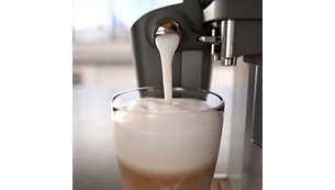 Šilkinė, tolygi pieno puta, pagaminta naudojant didelio greičio „LatteGo“ sistemą