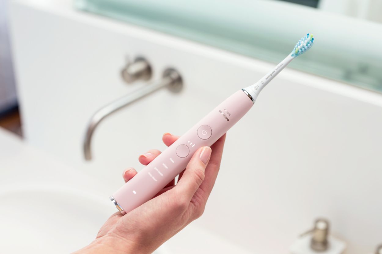 DiamondClean Smart Sonic electric toothbrush with app HX9902/65 
