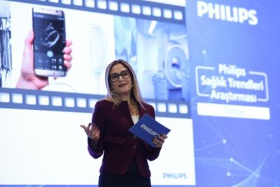 Philips Sağlık Trendleri Araştırması etkinliğinde konuşan Gamze Arbak