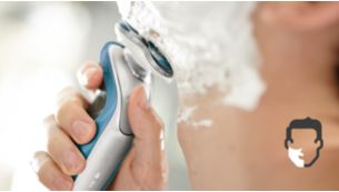 Get a comfortable dry or refreshing wet shave with Aquatec