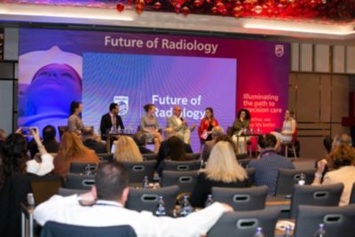 Philips Geleceğin Radyolojisi lansman etkinliği sırasındaki panel oturumu