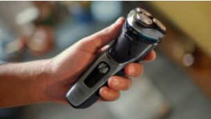 Anti-slip grip for a secure shave