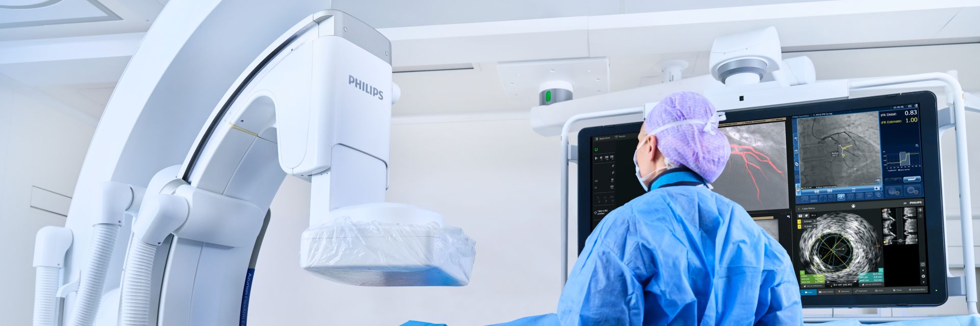 Clinician using Azurion Intrasight with IVUS and Co-Reg in cath lab
