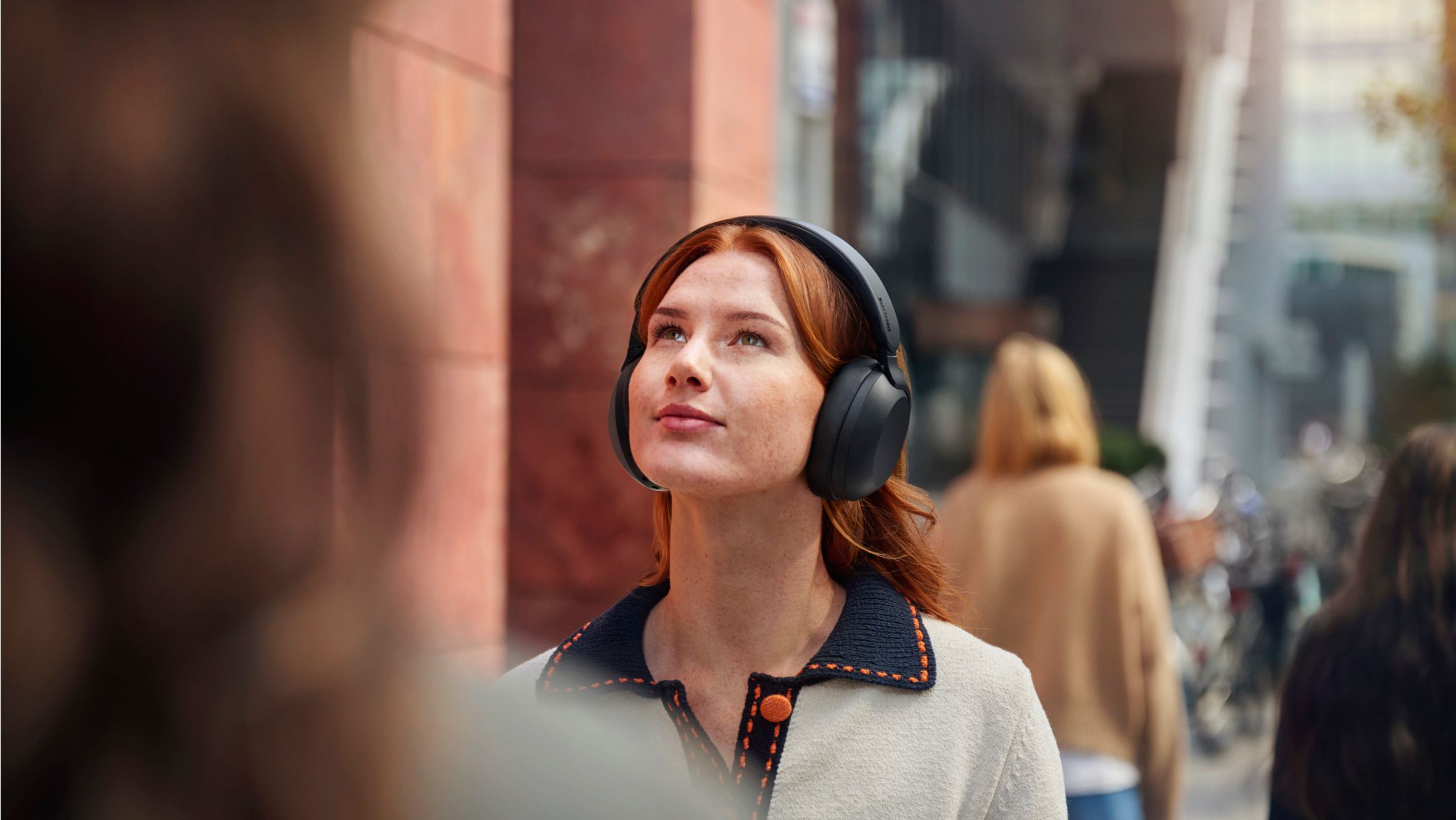 Philips noise cancelling headphones in commute