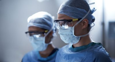 Chirurgen in operatiekamer