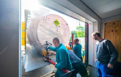Installatie van apparatuur in magazijn