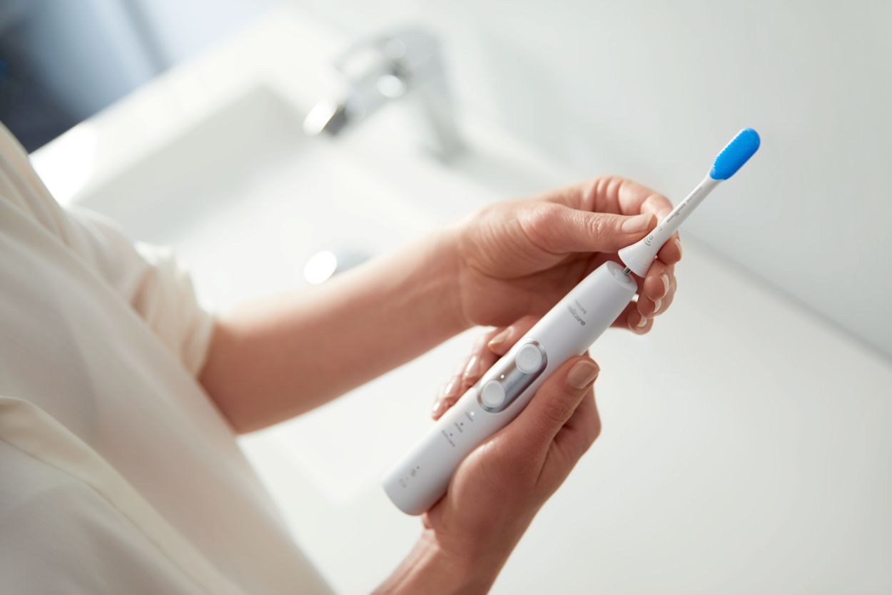 TongueCare+ ソニッケアー 舌磨きブラシヘッド HX8072/01 | Sonicare