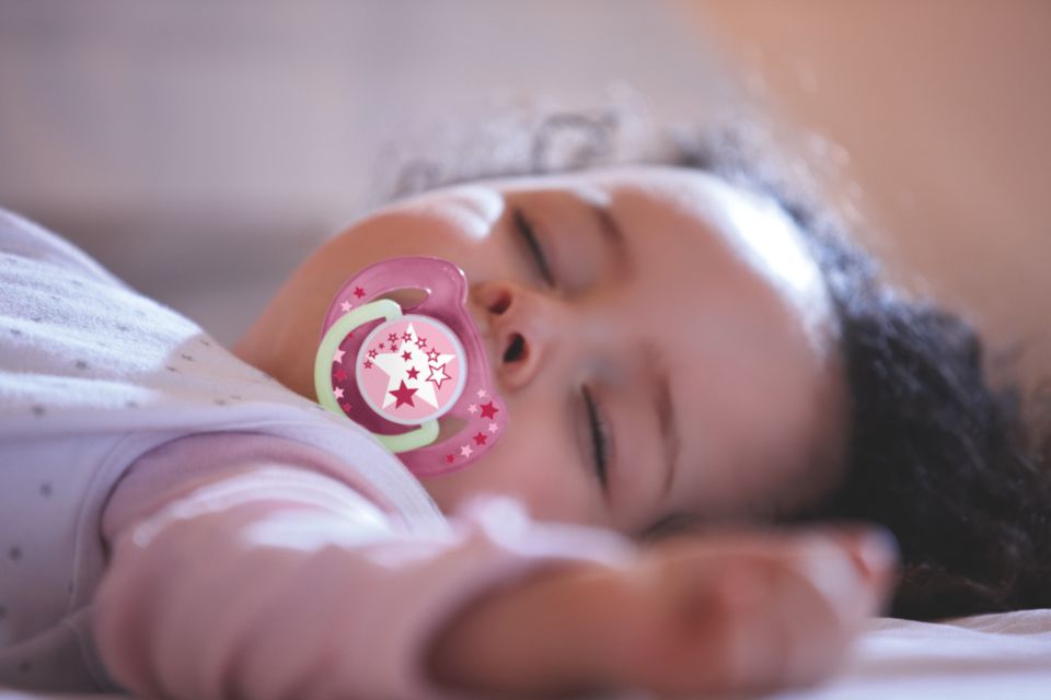 Philips Avent Pack of 2 Pink Night Pacifiers 6-18 months