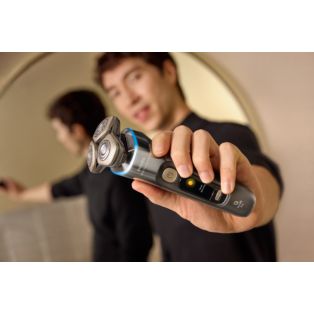 i9000 Prestige Ultra Wet & Dry Electric Shaver with SkinIQ Pro