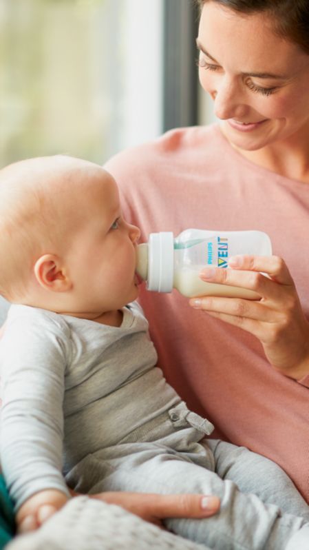 Anti-colic bottle with AirFree vent banner