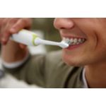 毎分31,000回振動。ソニックテクノロジーで歯垢を除去