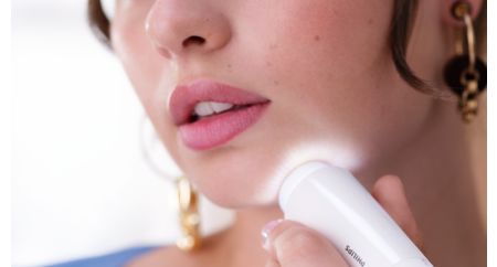 With Facial Hair Remover to remove the finest facial hairs