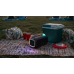 Escuche música en cualquier lugar. Baile en todas partes.